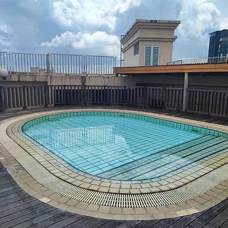 Riverbank Suites Staycation, Beautiful Waterfont Kuching City Exterior photo