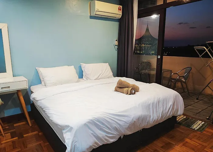 Riverbank Suites Staycation, Beautiful Waterfont Kuching City